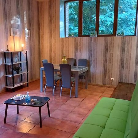 Suite Dans Le Jardin Du Chateau Agonges 外观 照片