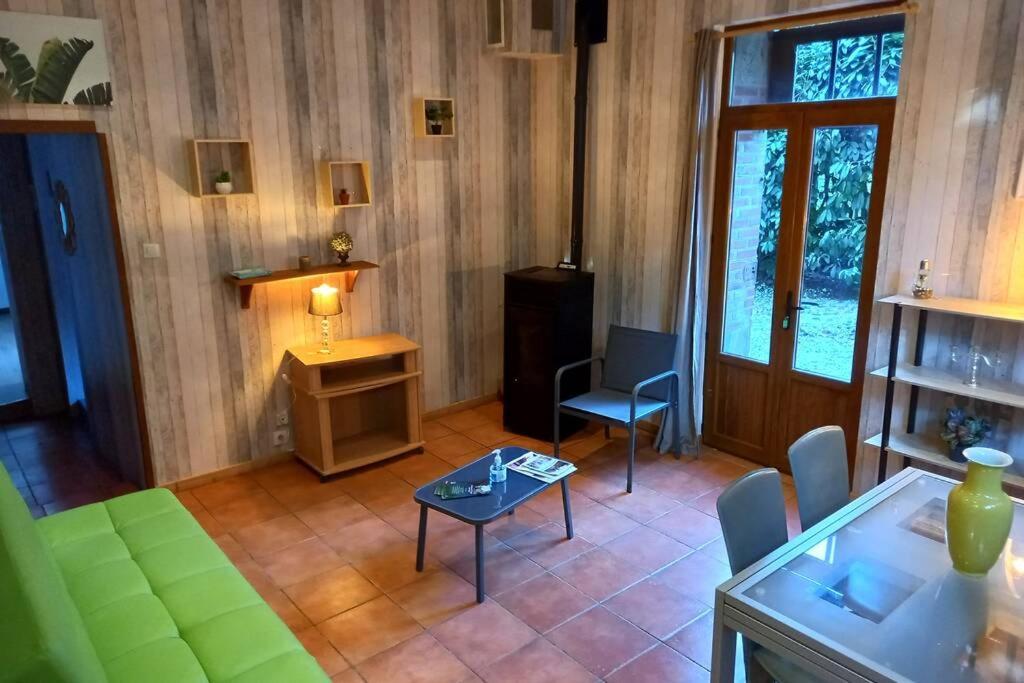 Suite Dans Le Jardin Du Chateau Agonges 外观 照片
