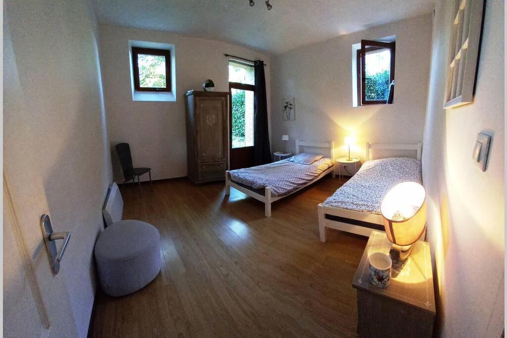 Suite Dans Le Jardin Du Chateau Agonges 外观 照片