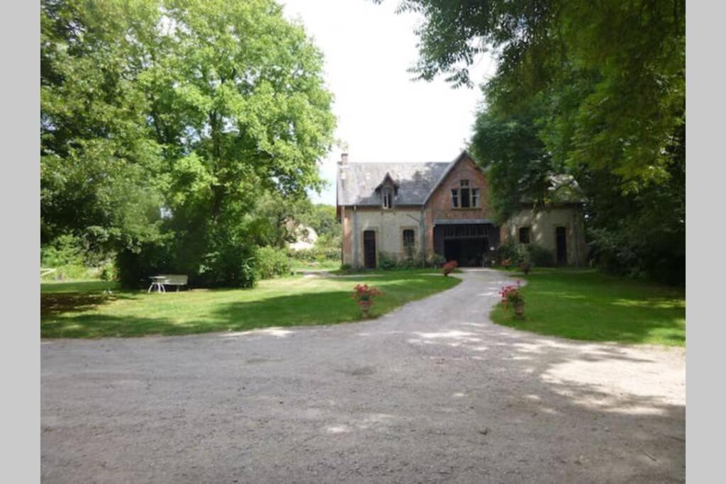 Suite Dans Le Jardin Du Chateau Agonges 外观 照片